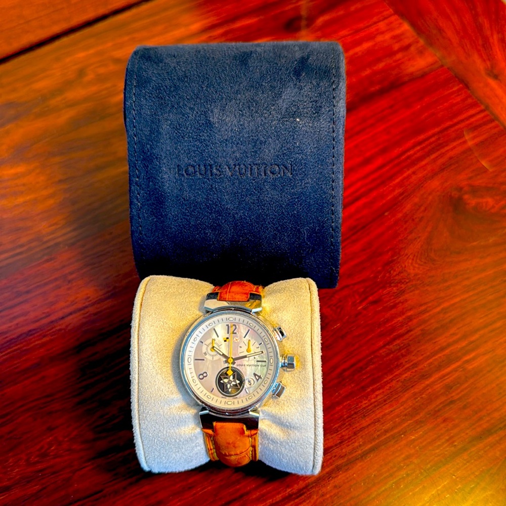 Louis Vuitton tambourine loverly club Q11BA quartz leather watch